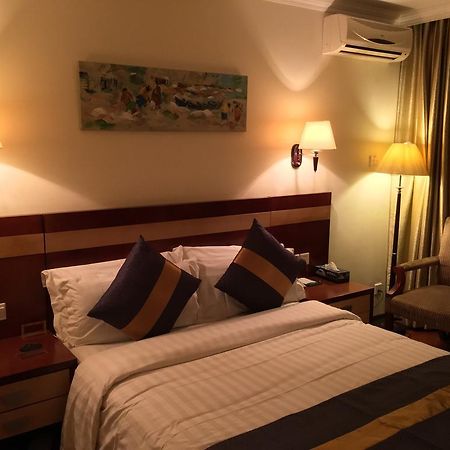 אקרה G.S Plaza Hotel מראה חיצוני תמונה