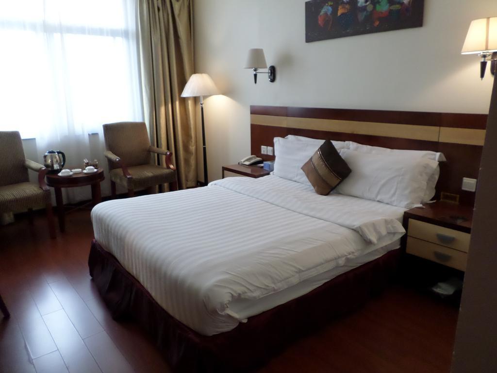 אקרה G.S Plaza Hotel מראה חיצוני תמונה