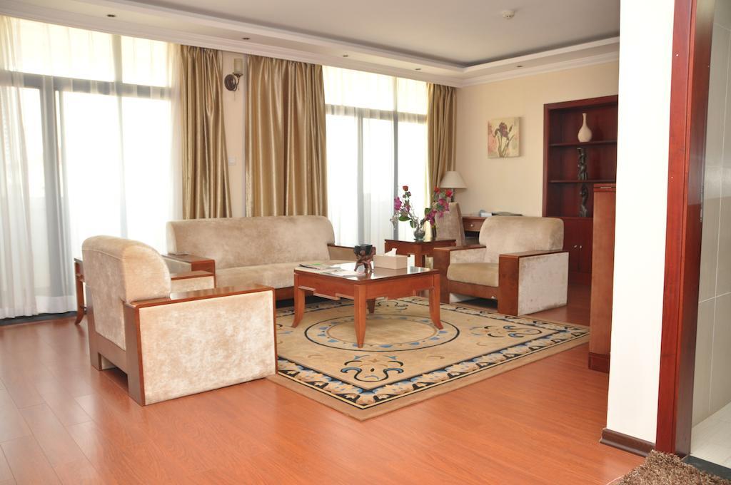 אקרה G.S Plaza Hotel מראה חיצוני תמונה