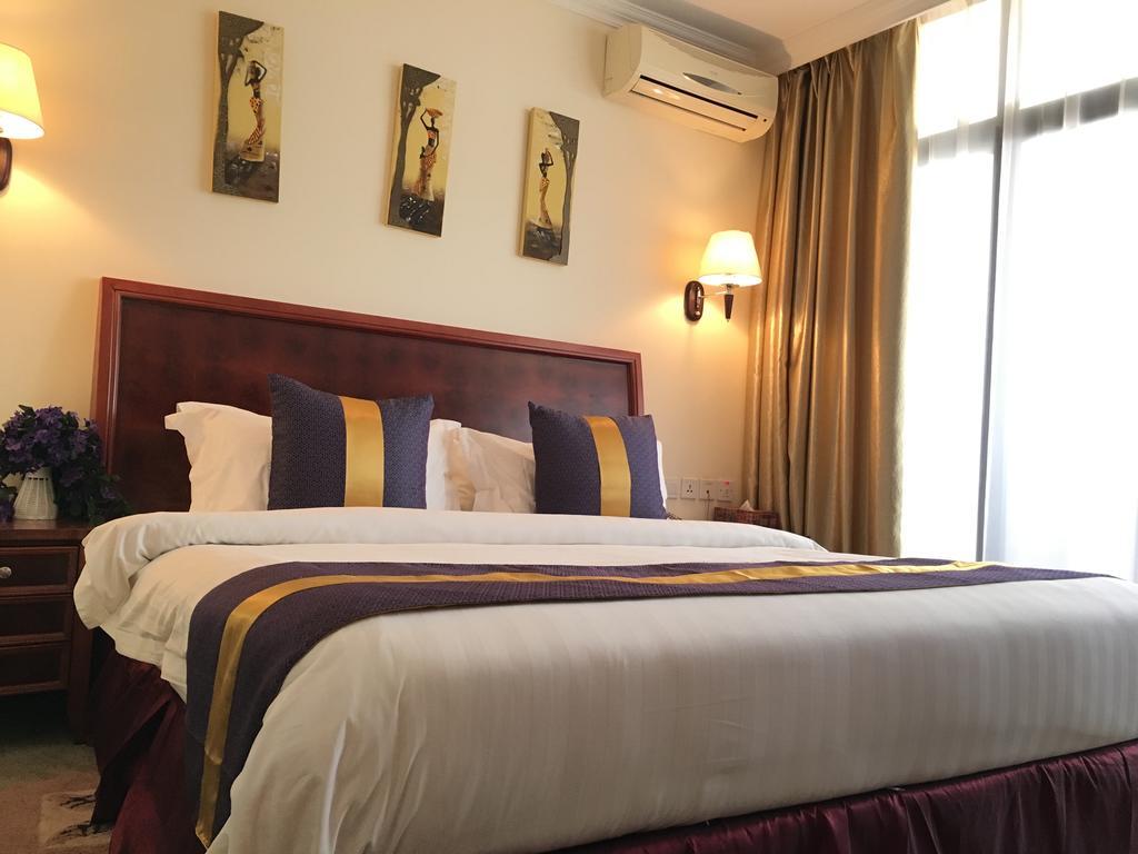 אקרה G.S Plaza Hotel מראה חיצוני תמונה